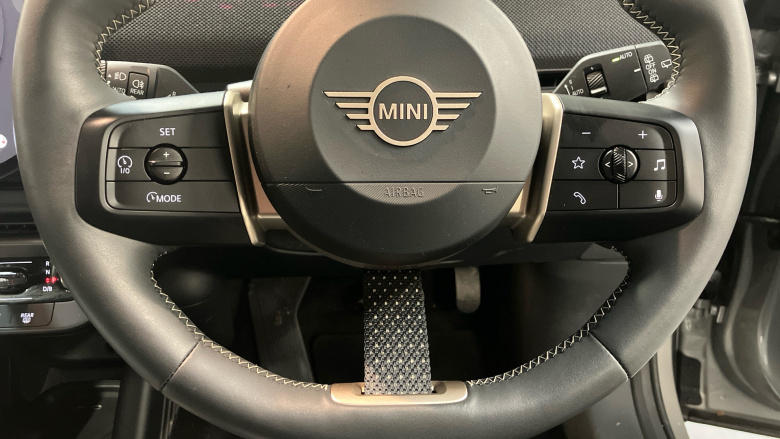 MINI Aceman 135kW E Classic 43kWh 5dr Auto Electric Hatchback